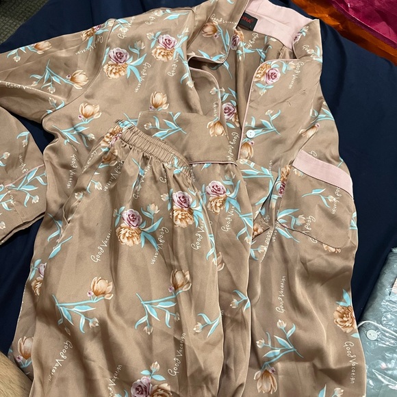 pajama sets - Picture 3 of 4